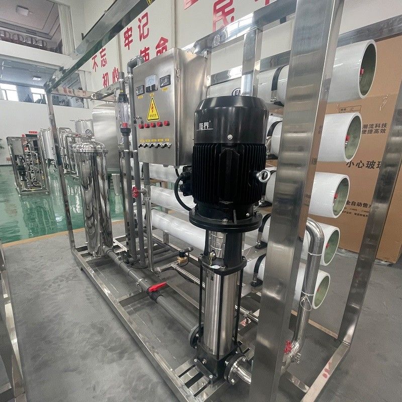 1500*600*1500mm 380V/1.5Kw RO εργοστάσιο νερού για 10000LPH λύση συστήματος αντίστροφης όσμωσης