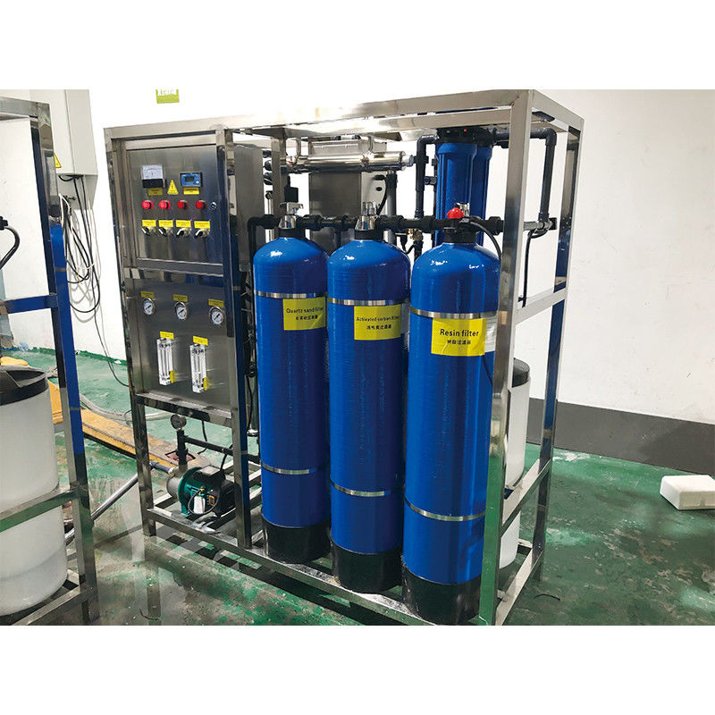 Η θερμοκρασία νερού 10-40C Σύστημα αντίστροφης όσμωσης για την πλήρη επεξεργασία νερού σε γραμμή εμφιάλωσης